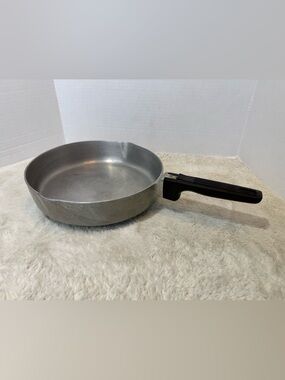 Vintage Wagner Ware MAGNALITE SIDNEY #4508-P 10” skillet/frying pan